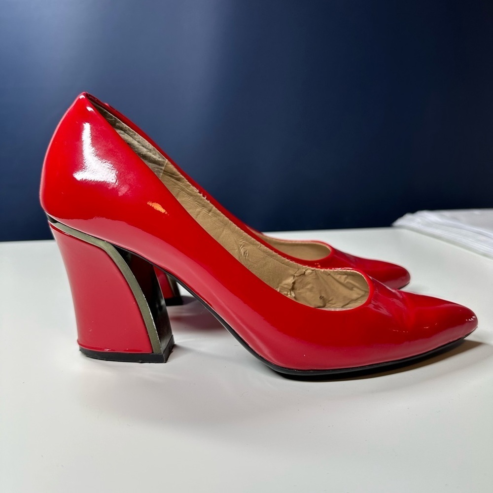 VANELi Red Patent Leather Pointed Toe Block Heels Size 6